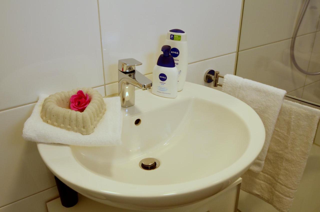 Unique Zentrale Moderne 2 Zimmer Wohnung Nahe Dem Park Villingen-Schwenningen Dış mekan fotoğraf